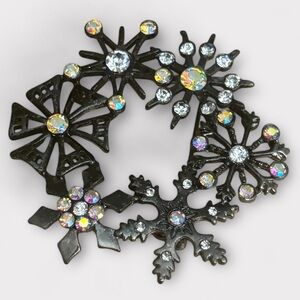 Vintage Kenneth Cole Snowflake Brooch - Elegant and Sparkly!